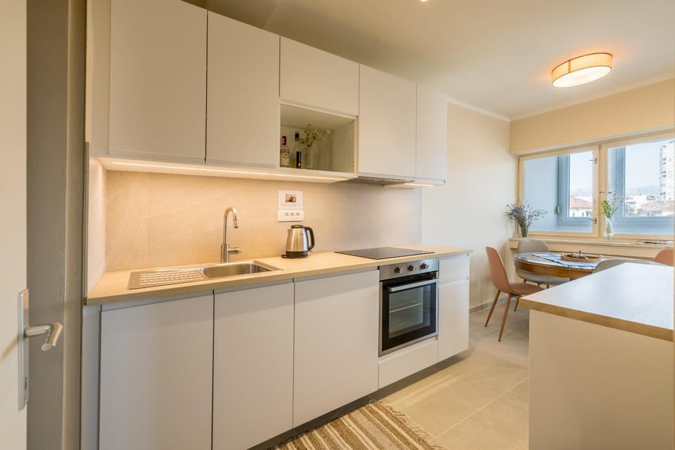 Kitchen or kitchenette, oven, stove