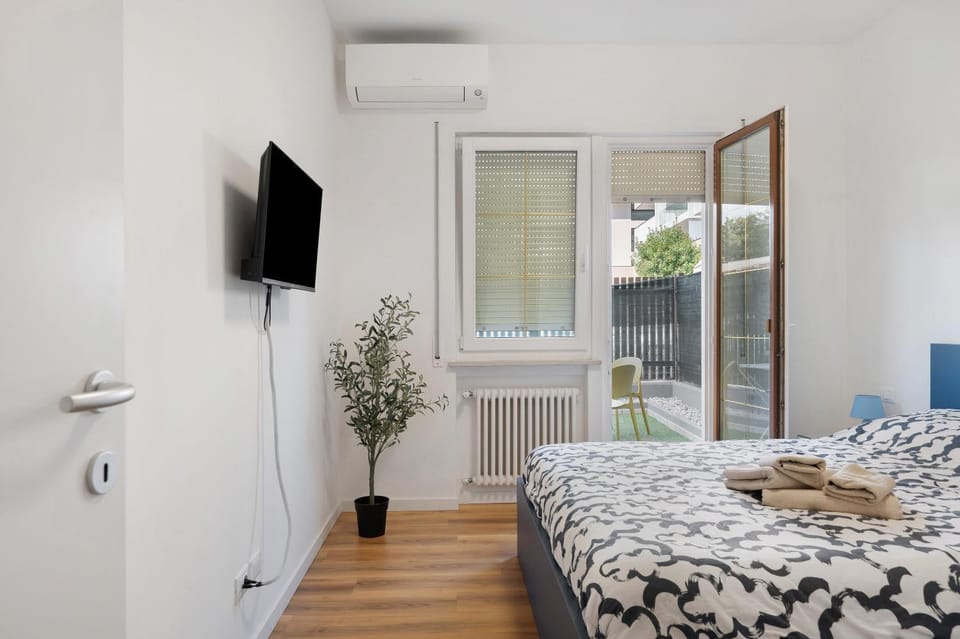 Living room, Bedroom
