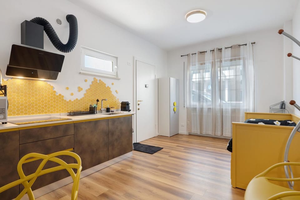 Property building, Kitchen or kitchenette, Living room