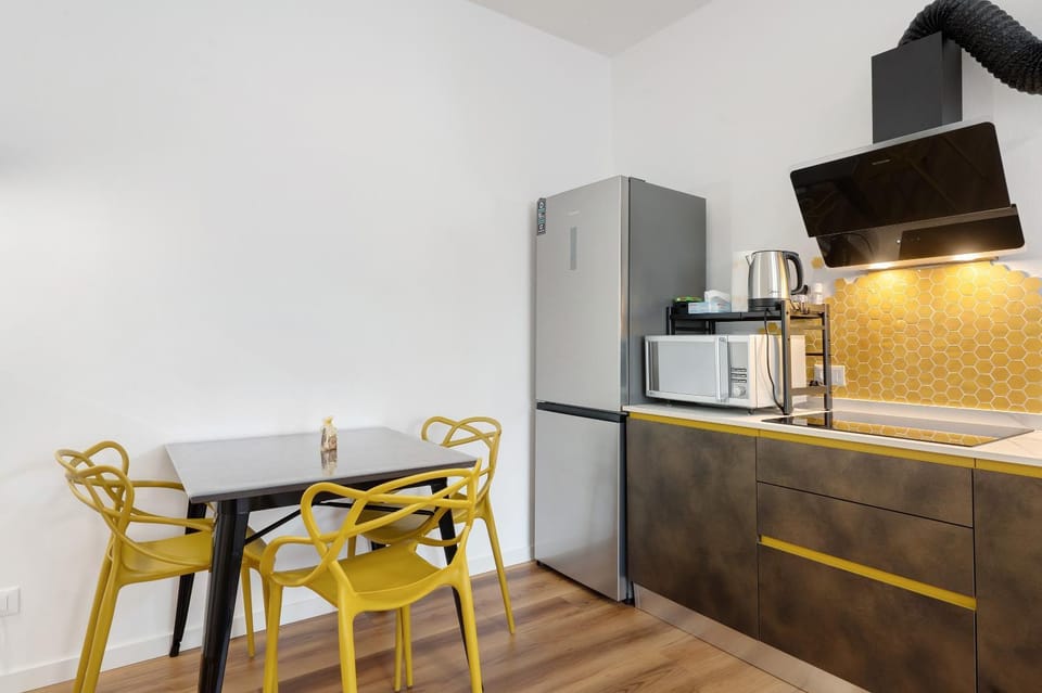 Property building, Kitchen or kitchenette, Living room