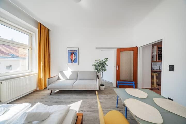 Seating area, Bedroom