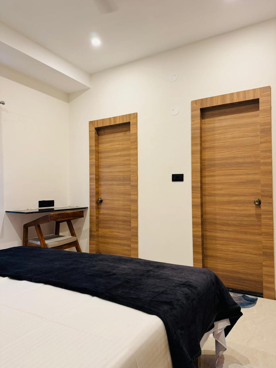 Bed, wardrobe