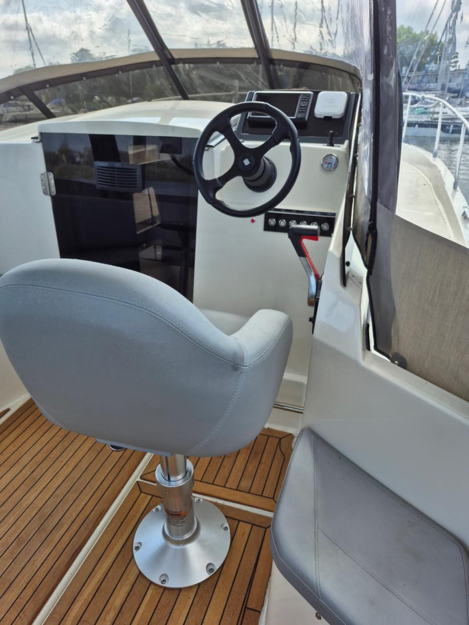 ŁÓDŹ MOTOROWA BALT 818 TYTAN Lucky Star STAR SZCZECIN Docked boat in Szczecin