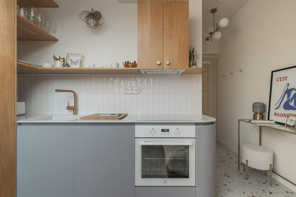 Cute designer little home near Castle! Backyard! Apartment in Prague