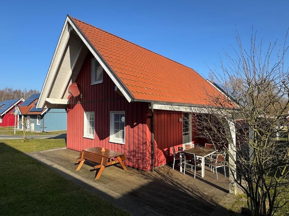 Property building, Garden, Balcony/Terrace