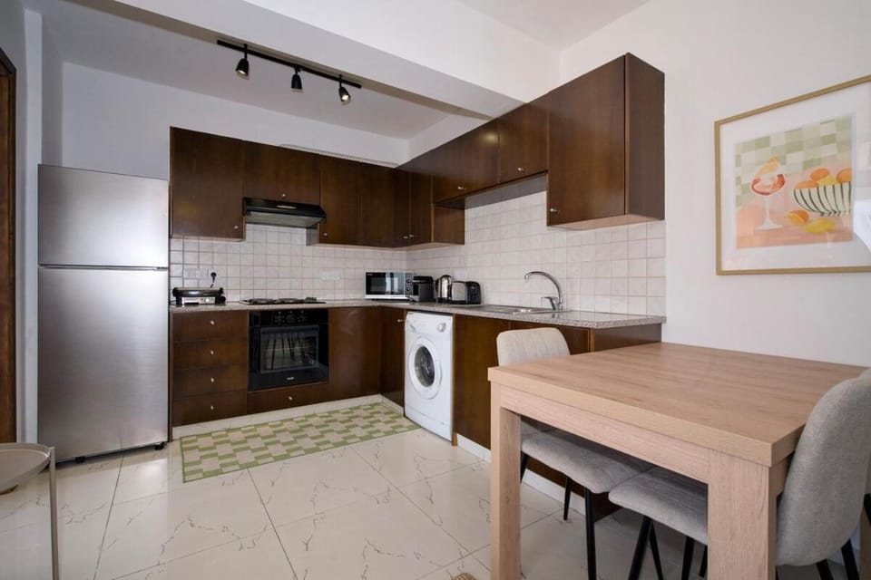 Coffee/tea facilities, Kitchen or kitchenette, Dining area, dishwasher, minibar, oven, stove, toaster