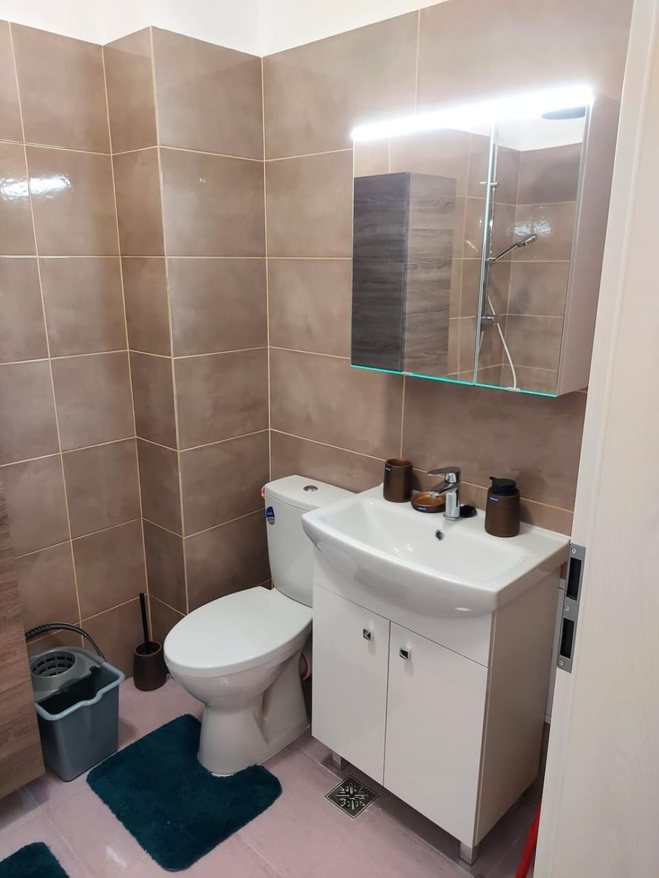 Shower, Toilet, Bathroom