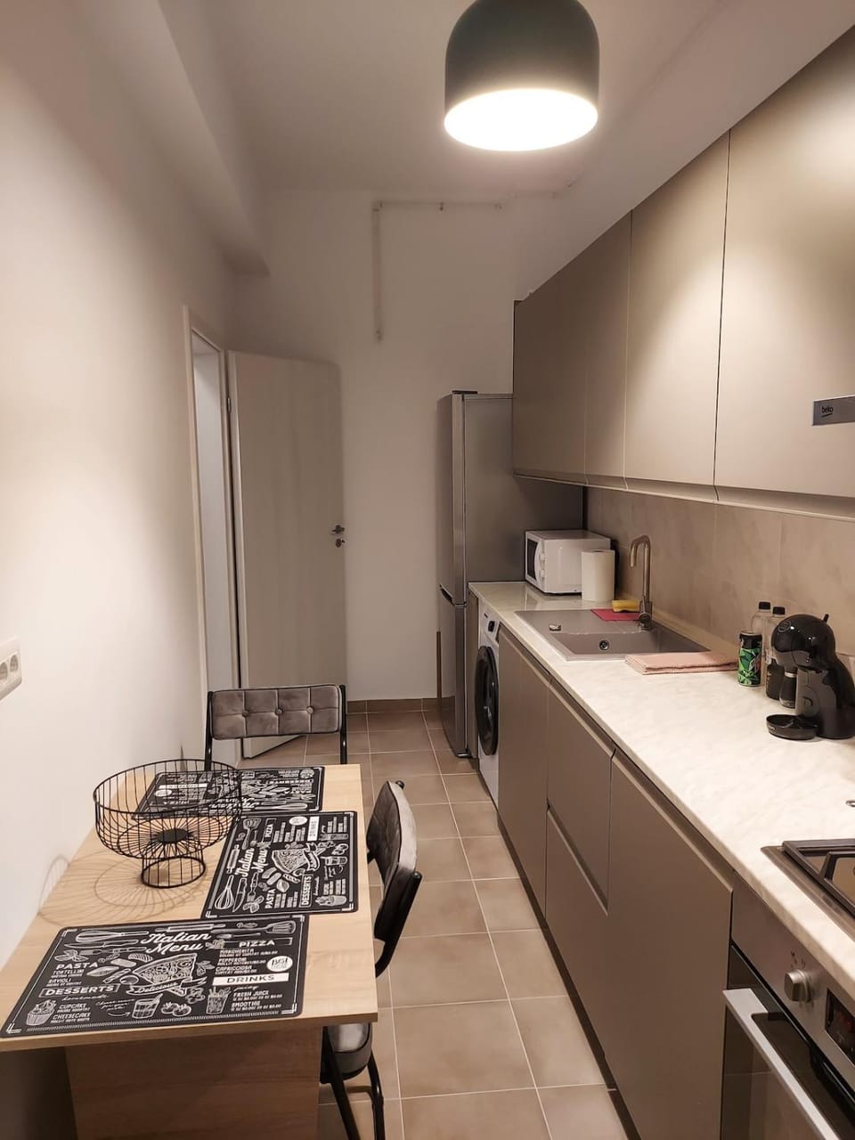 Coffee/tea facilities, Kitchen or kitchenette, oven