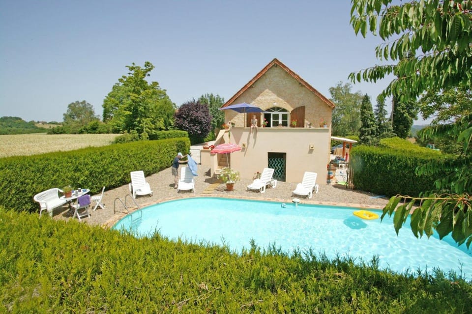 Gîte Hugan avec piscine privée proche Sarlat House in Occitanie