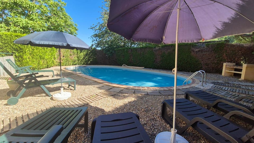 Pool view, Swimming pool, sunbed