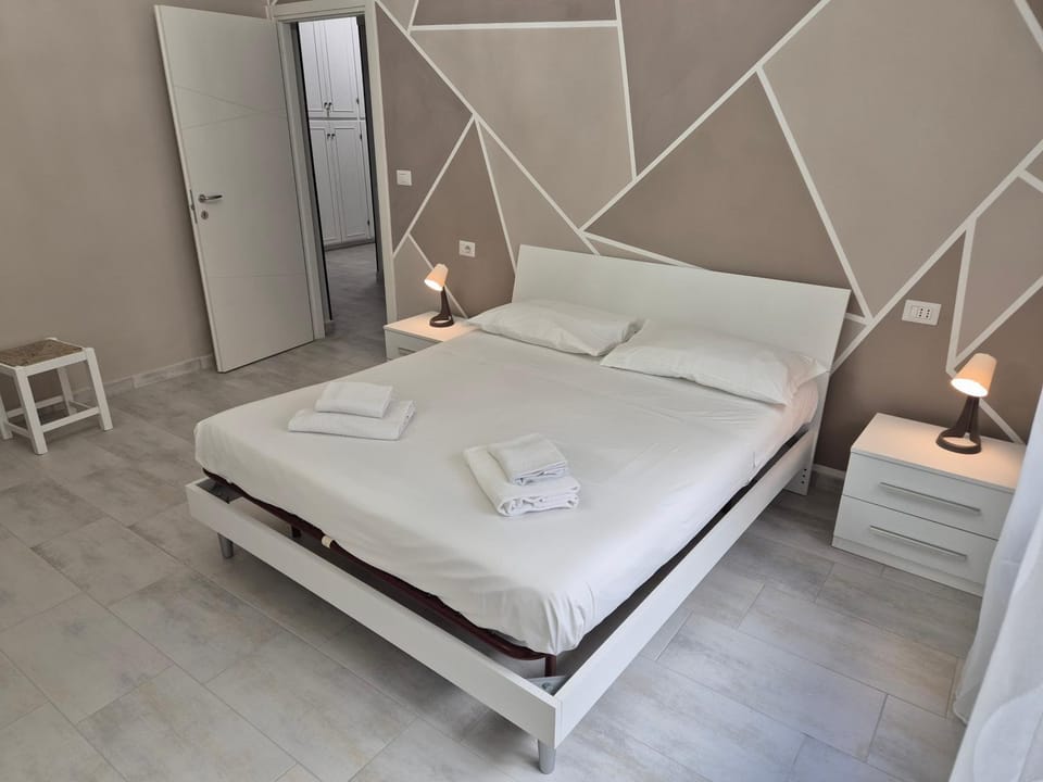 HC - Three room Cozy Apartment near Metro Apartment in Rome