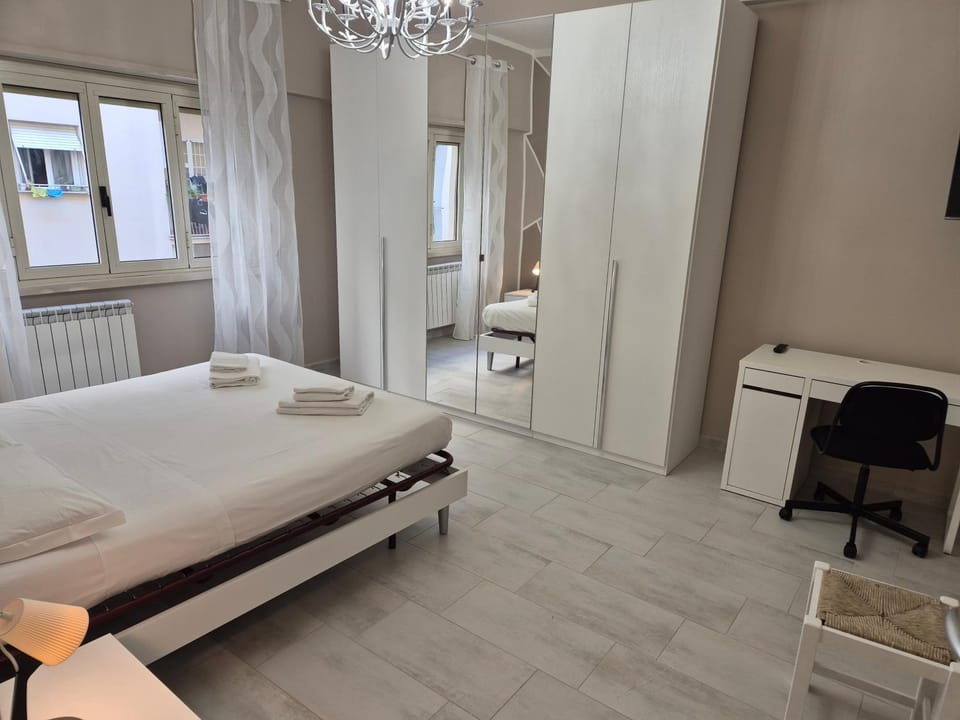 HC - Three room Cozy Apartment near Metro Apartment in Rome