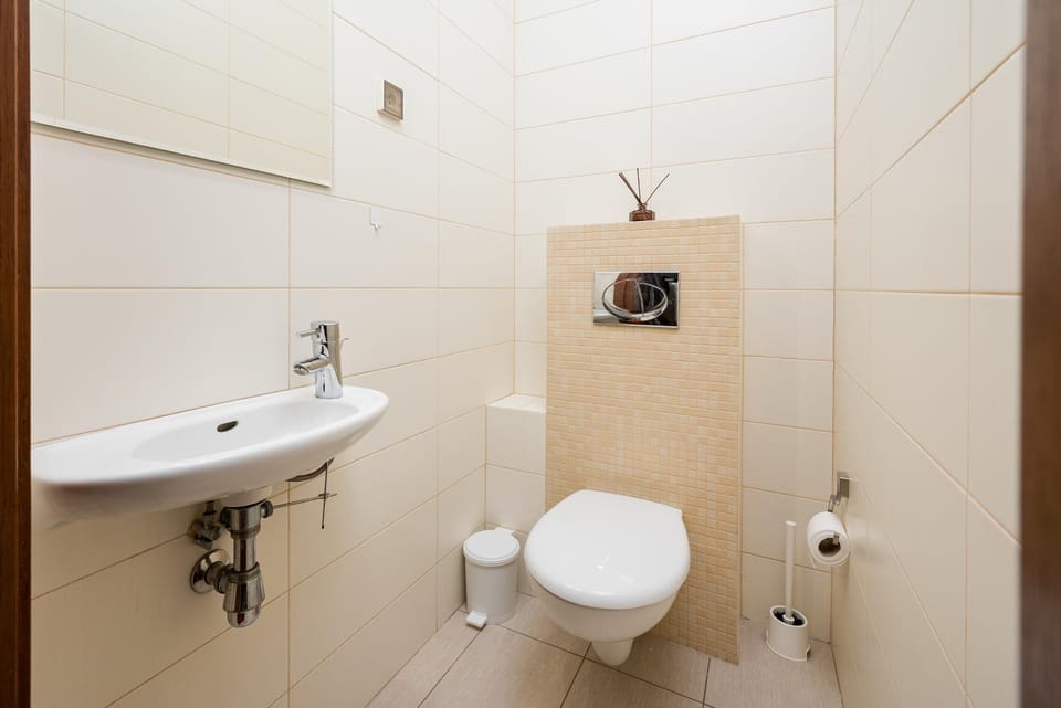 Toilet, Bathroom