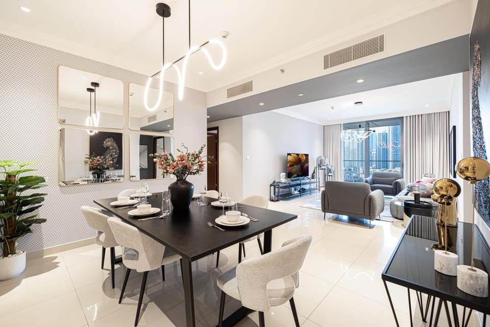 Living room, Seating area, Dining area