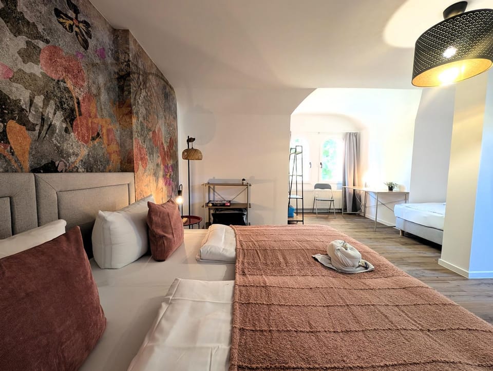 Bed, Living room, Seating area, Bedroom