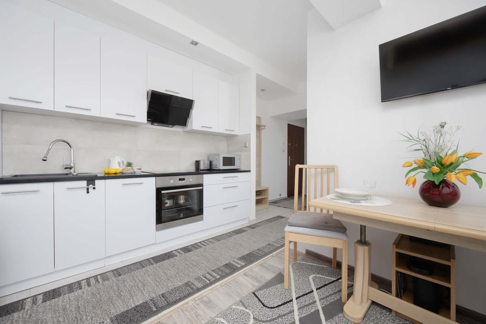 TV and multimedia, Kitchen or kitchenette, Dining area, Evening entertainment, stove