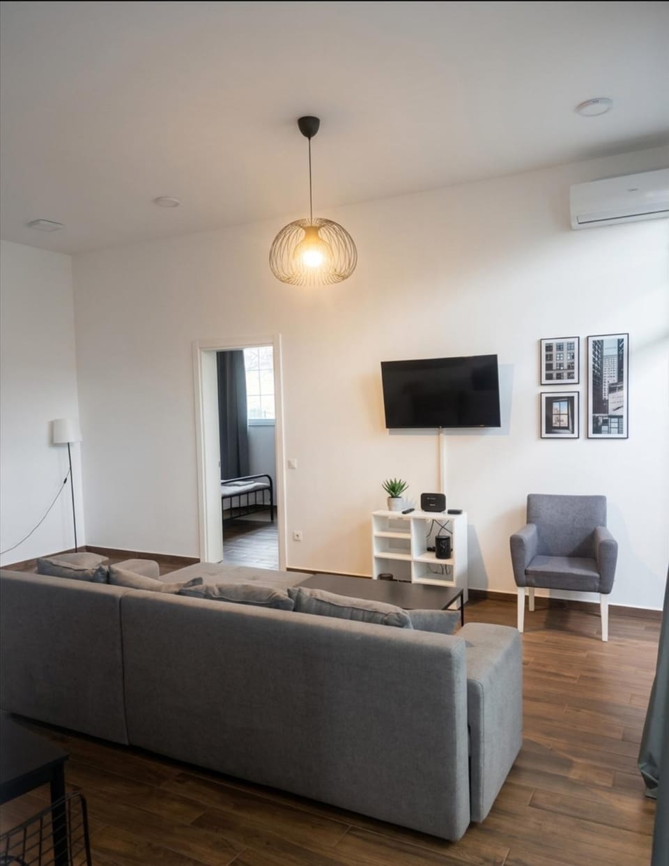 TV and multimedia, Living room, Seating area