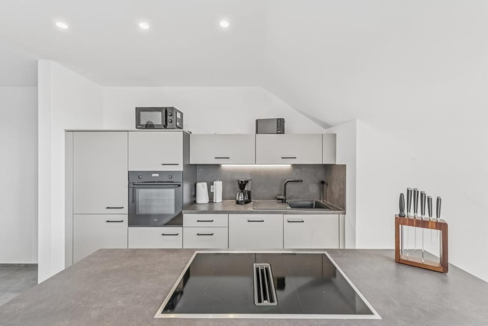 Kitchen or kitchenette, dishwasher, oven, pet friendly, stove, toaster