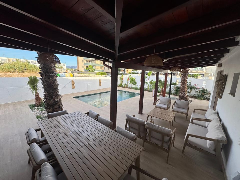 Corona beach Villa in Daimús