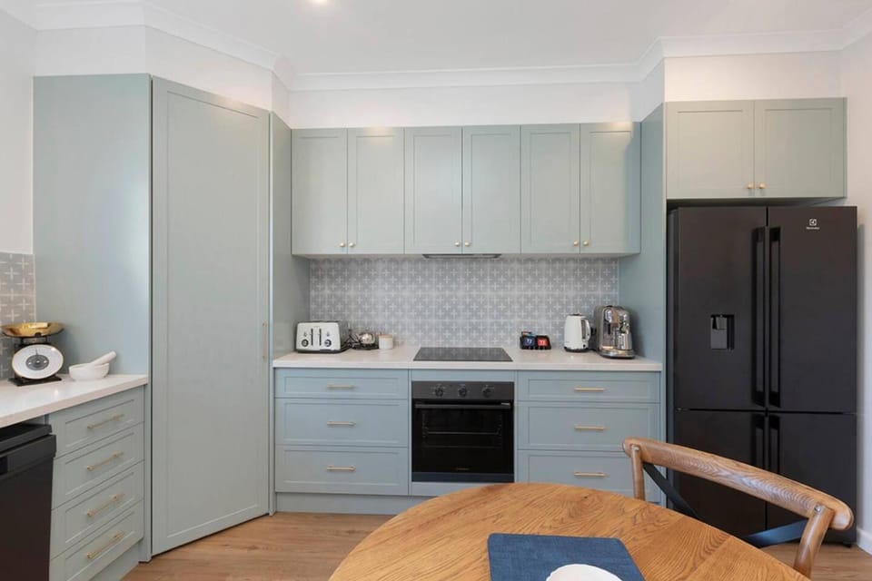 Lava House WIFI central heating cooling CBD House in Warrnambool