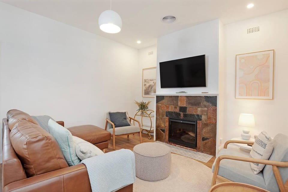 Lava House WIFI central heating cooling CBD House in Warrnambool