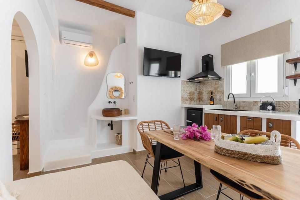 Maroussa's in Town with Sea view Apartment in Naxos