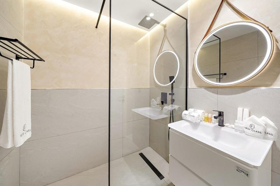 FIRST CLASS 1BR High Floor Luxury & Palm View Apartment in Dubai