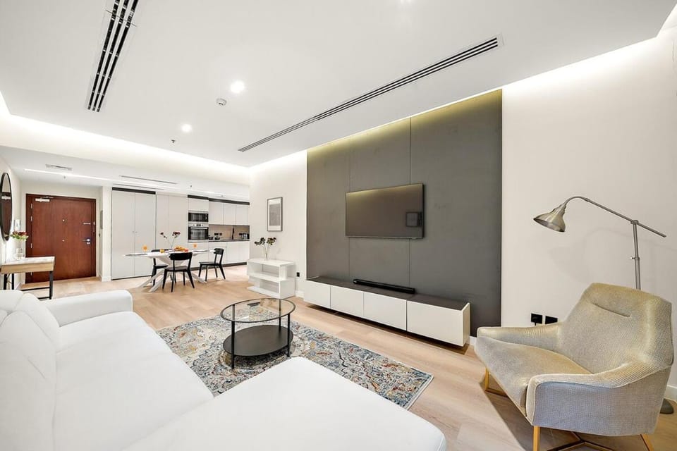 FIRST CLASS 1BR High Floor Luxury & Palm View Apartment in Dubai