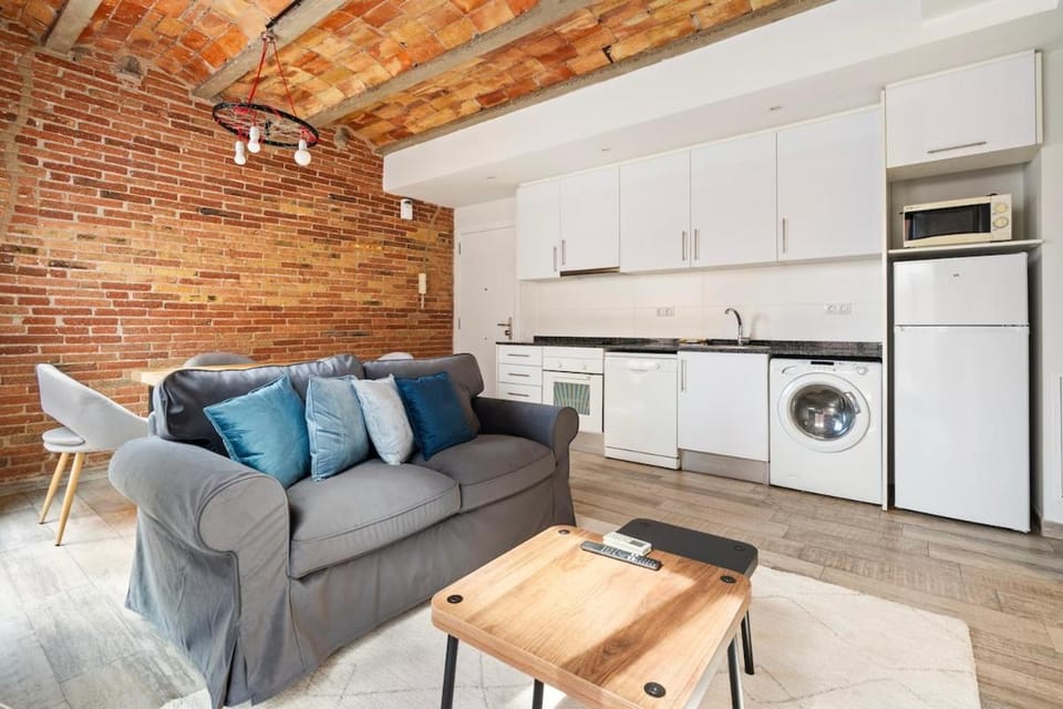 Kitchen or kitchenette, Living room, dishwasher, washing machine