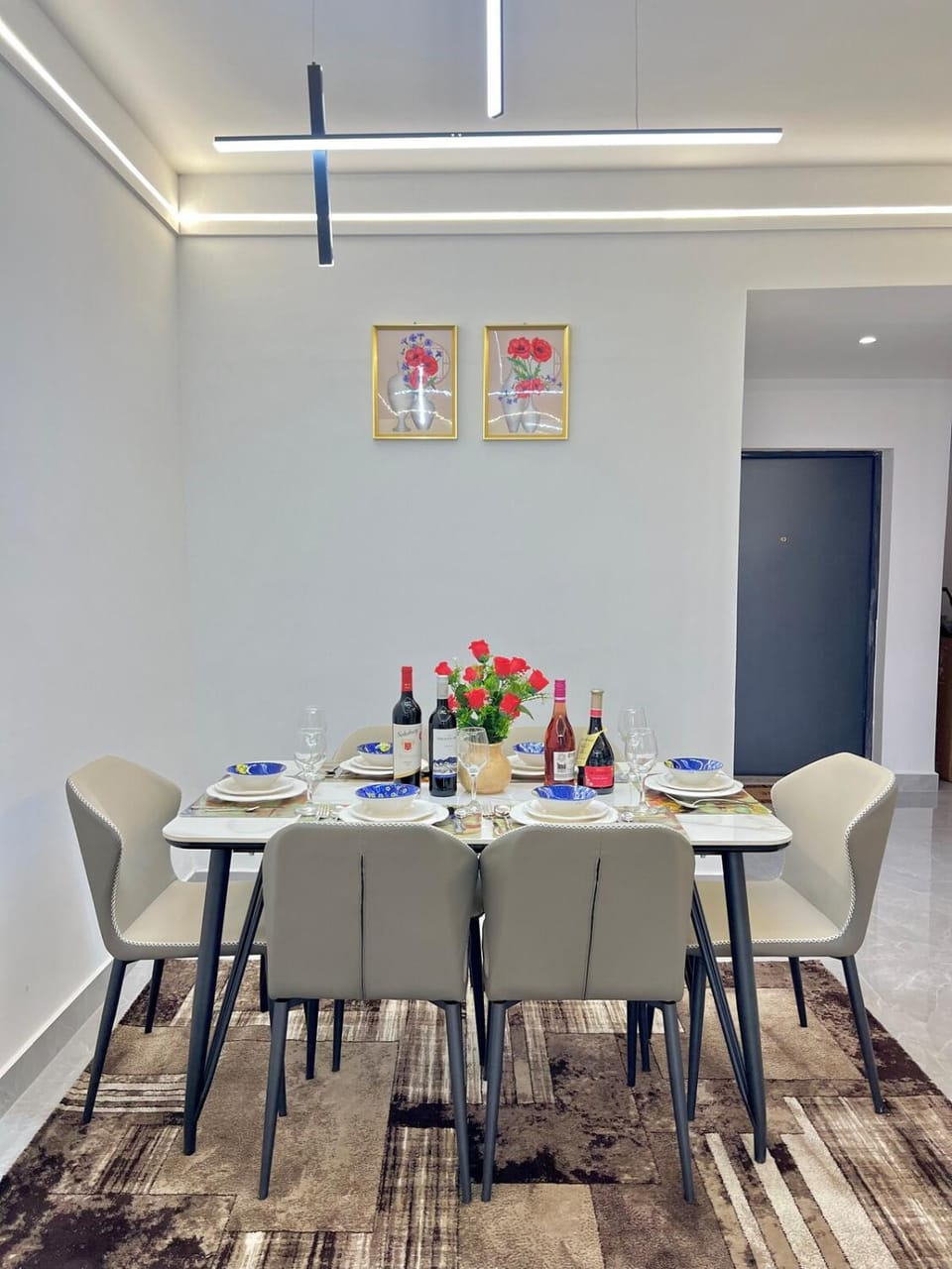 Seating area, Dining area