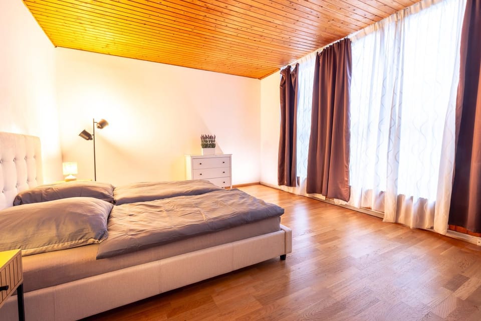 Bed, Living room, Photo of the whole room, Bedroom