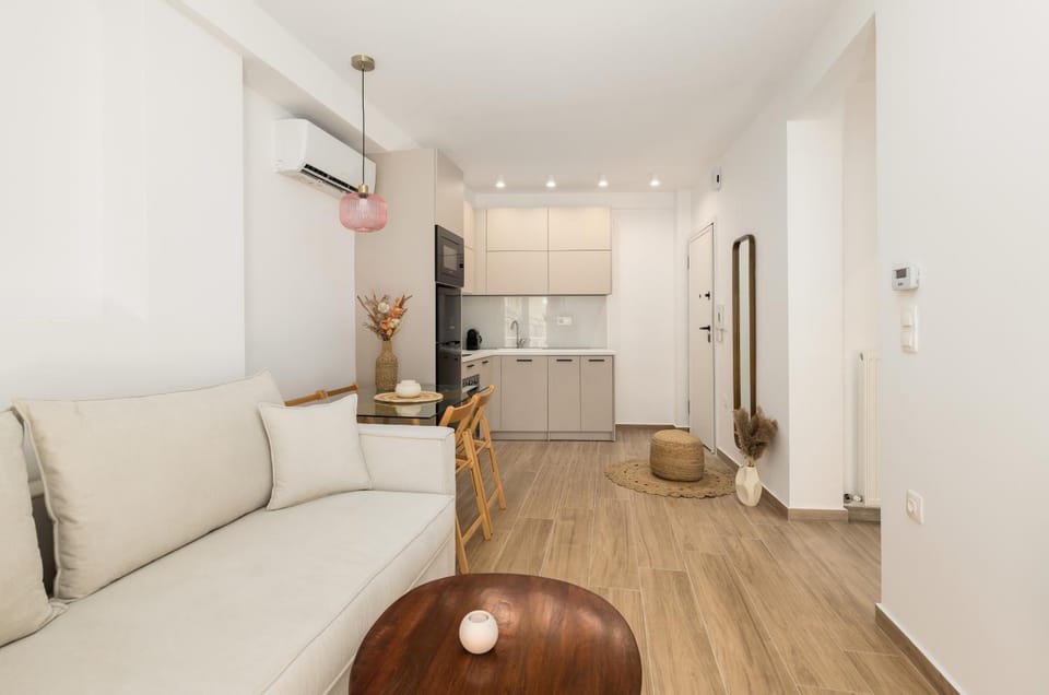 Kitchen or kitchenette, Living room, Seating area