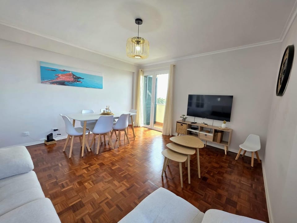 Communal lounge/ TV room, Living room, Seating area, Dining area