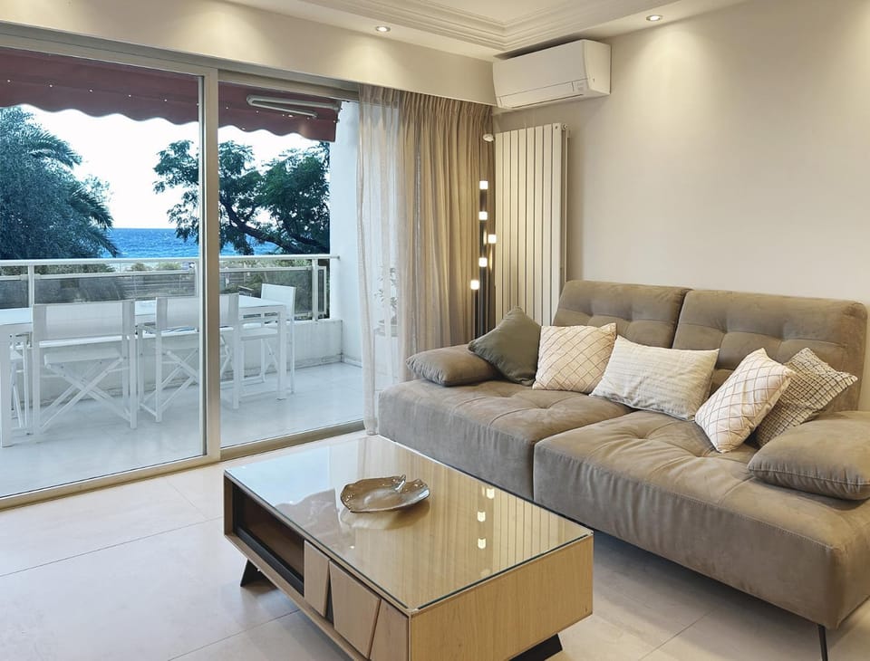Balcony/Terrace, Living room