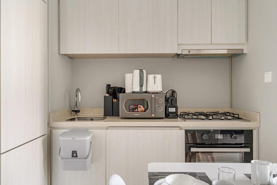 FIRST CLASS 1BR Chic Retreat in Business Bay Apartment in Dubai