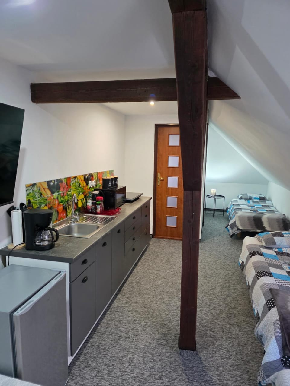 Coffee/tea facilities, Kitchen or kitchenette, stove, toaster