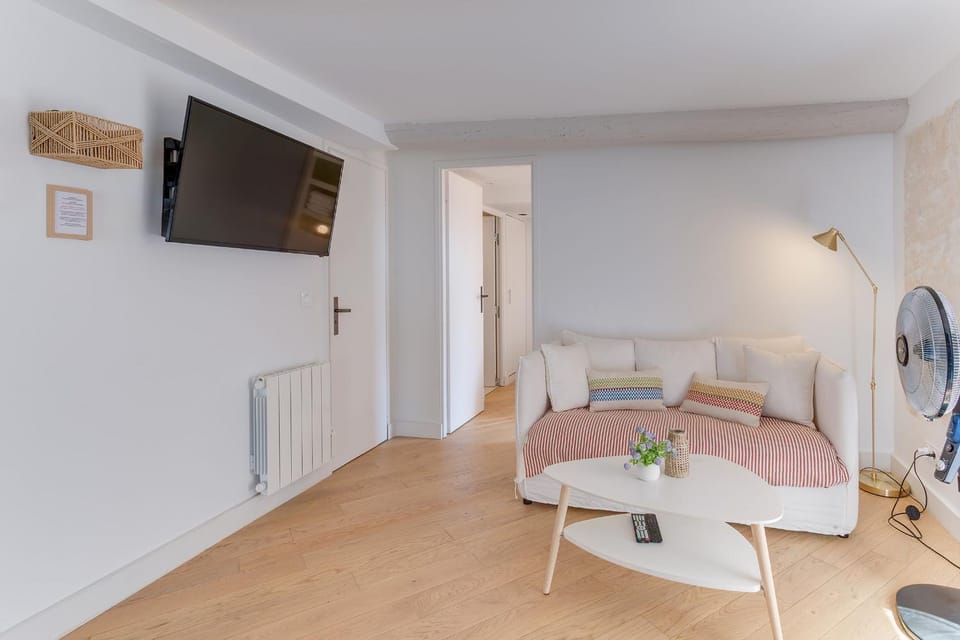 TV and multimedia, Seating area