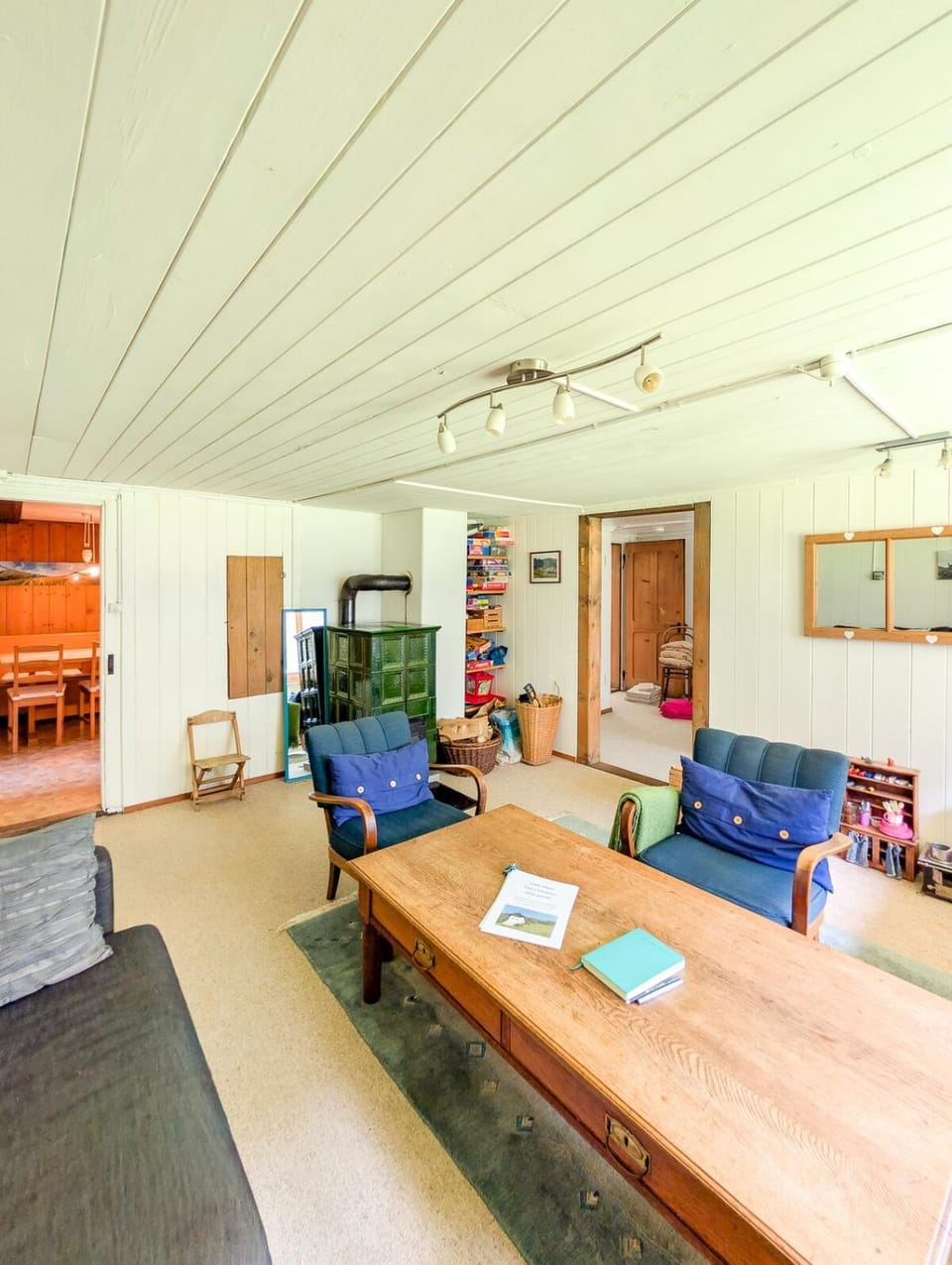 Living room, Seating area