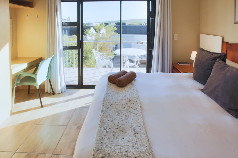Bed, View (from property/room), Balcony/Terrace, Bedroom, towels