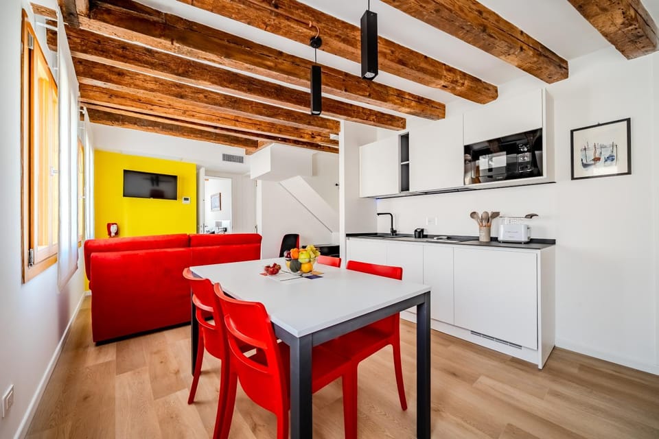 Kitchen or kitchenette, Living room, Seating area