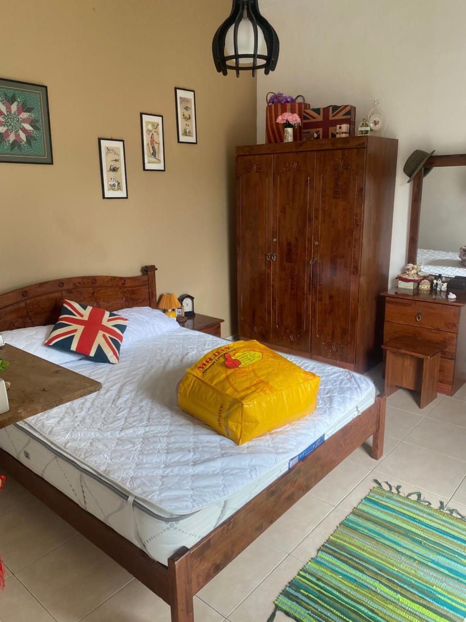 Dogs and Cats Friendly Everything English Home Apartment in Brinchang