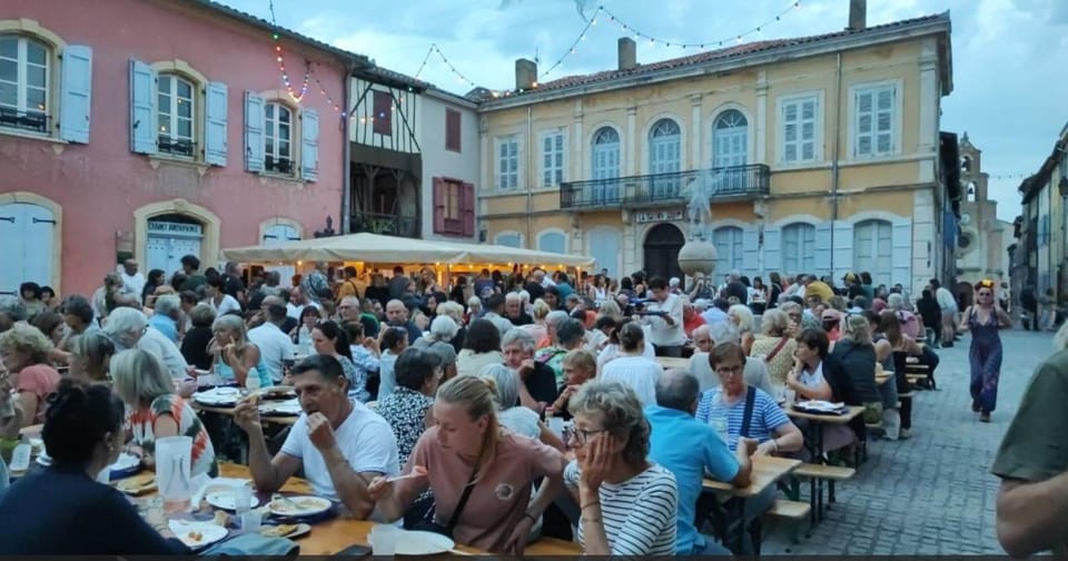 85 m2 de plain-pied, 2chambres, 3 lits dans maison confortable avec vue sur la vallée et les Pyrénées ariégeoises, grande terrasse avec barbecue et parking gratuit Apartment in Occitanie