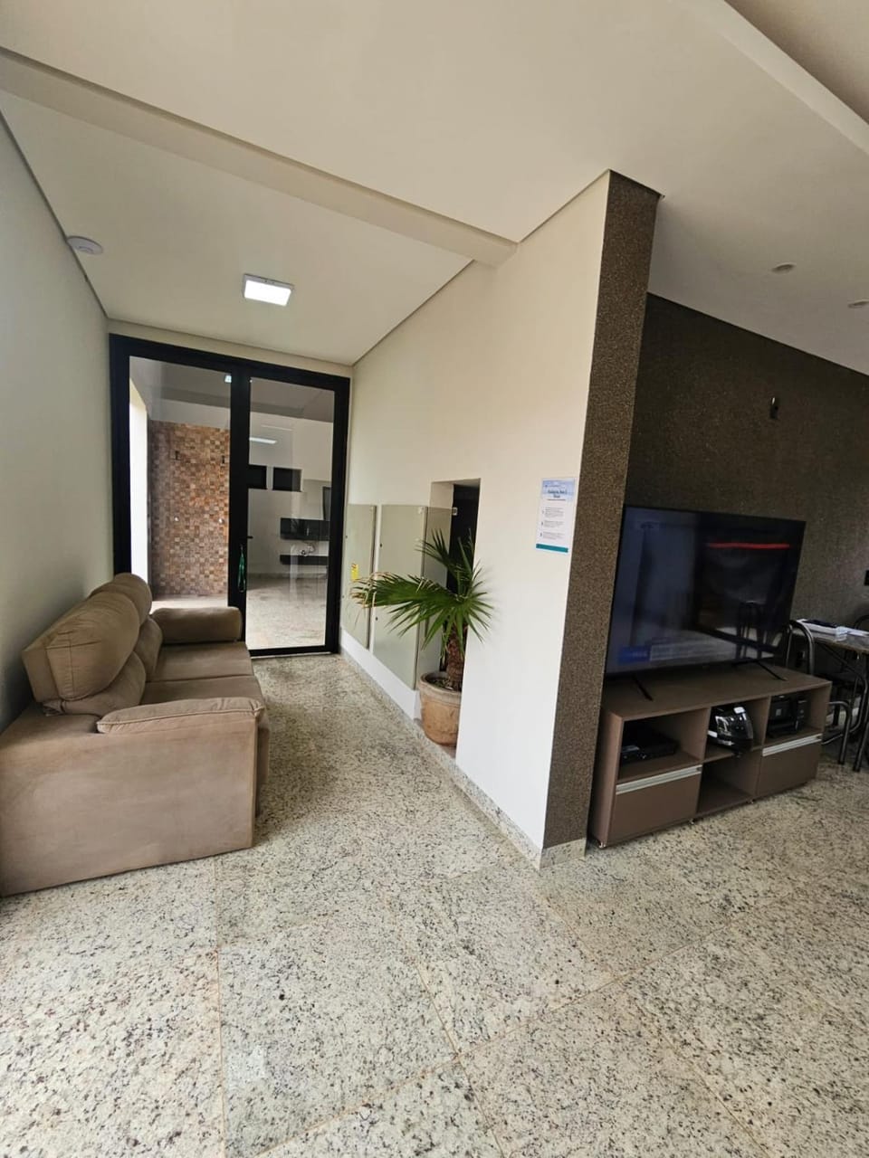 Communal lounge/ TV room, TV and multimedia, Living room