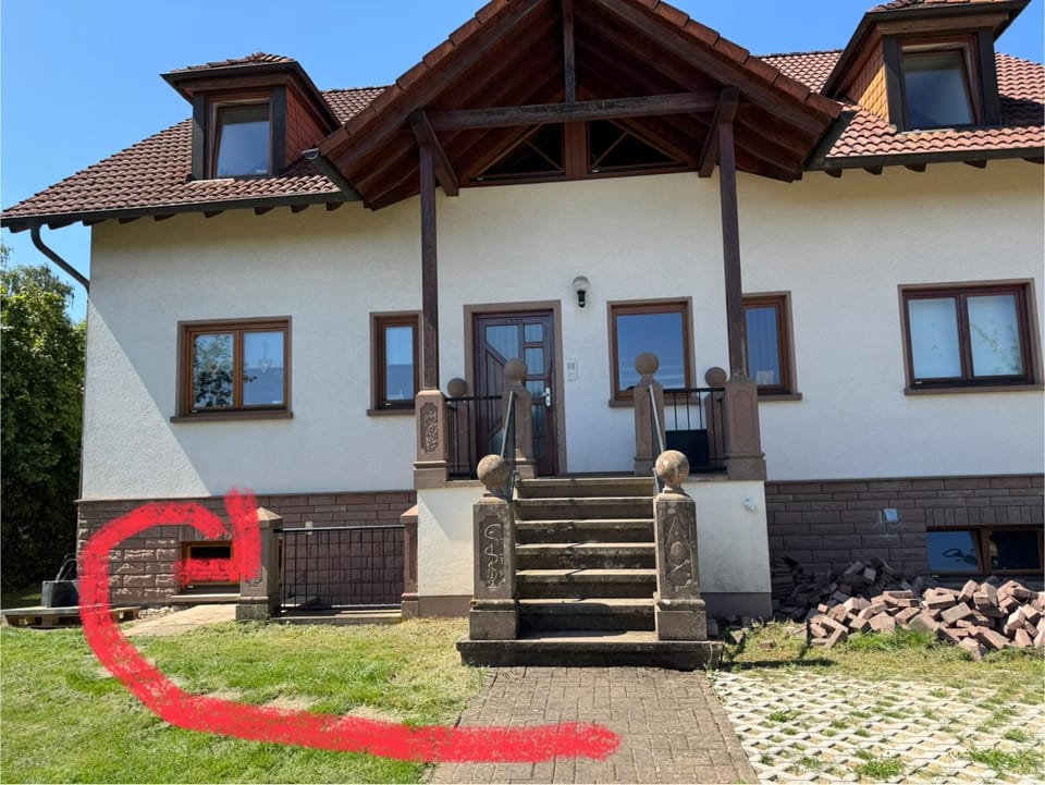 Facade/entrance