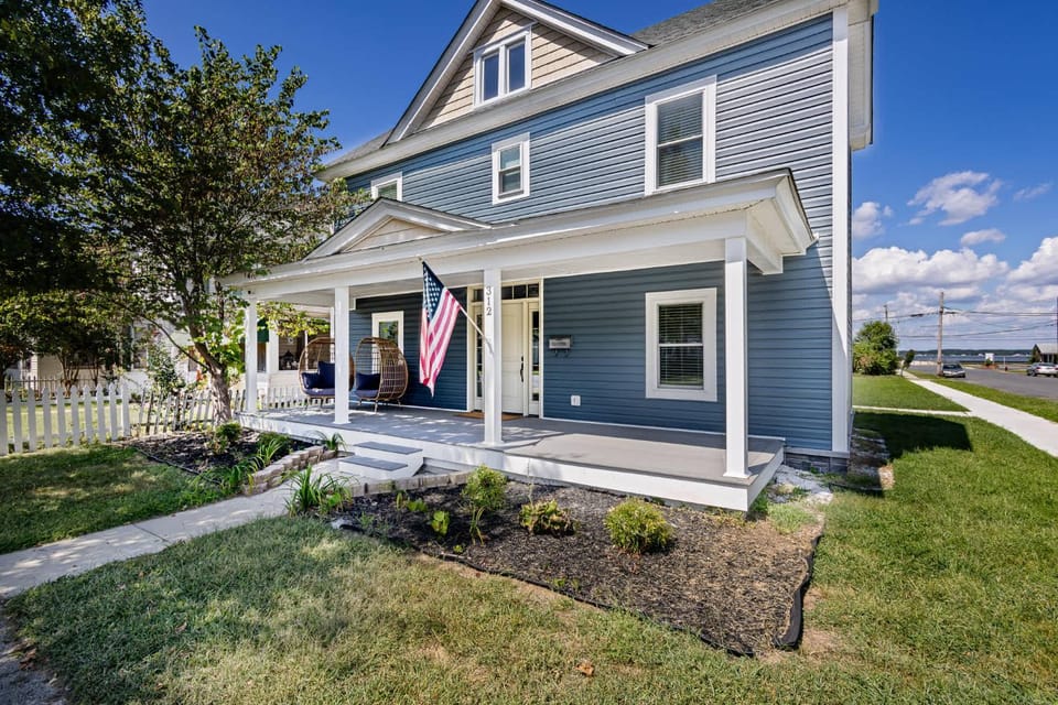 Aurora Blue - A Stylish Experience House in Cambridge