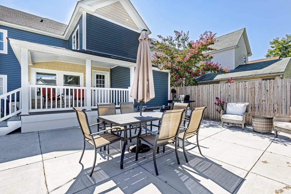 Aurora Blue - A Stylish Experience House in Cambridge