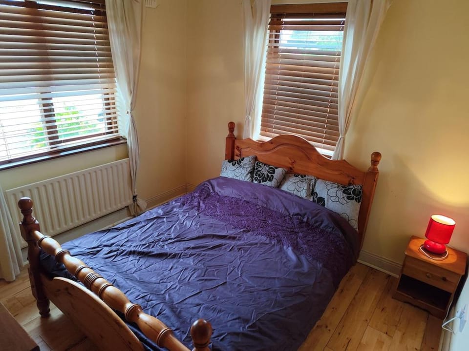 Cozy House, Castlebar Town, near to Westport, Achill & Clifden House in County Mayo
