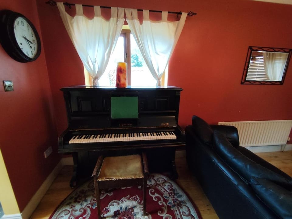 Cozy House, Castlebar Town, near to Westport, Achill & Clifden House in County Mayo