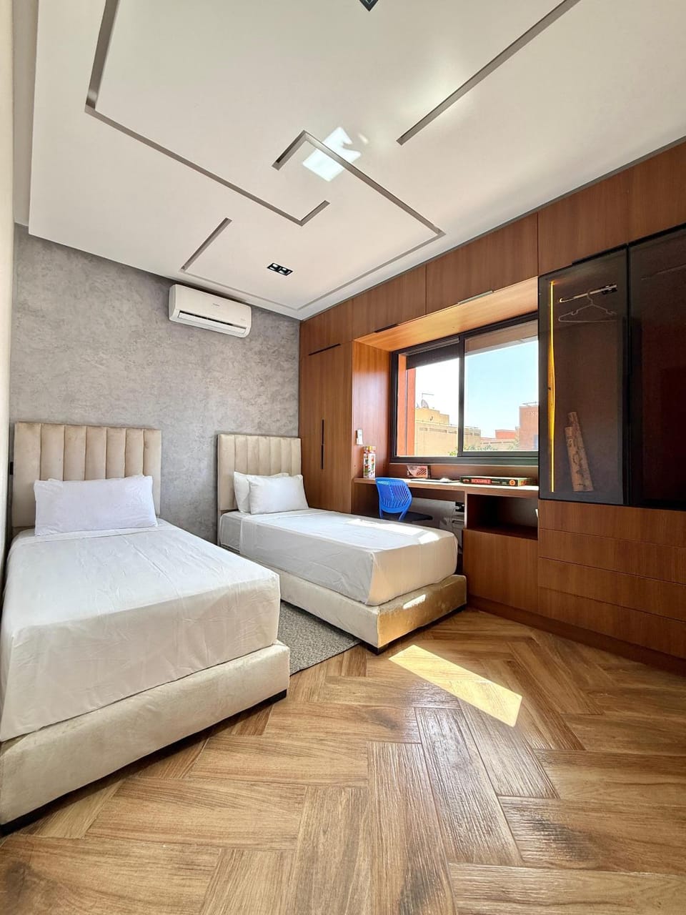 Bed, Photo of the whole room, Bedroom, air conditioner