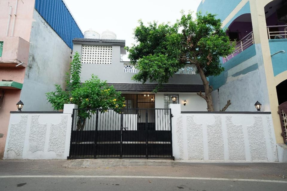 Property building, Day